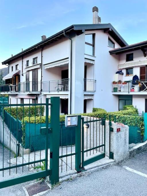 Tresa Bay House - Lugano Lake ラヴェーナ・ポンテ・トレーザ エクステリア 写真
